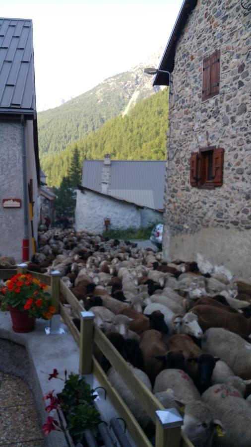 Chez Annie & Marcel Bed & Breakfast Le Monetier-les-Bains Exterior photo